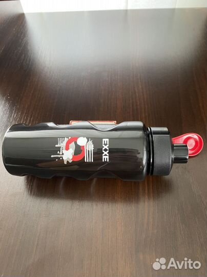 Спортивная бутылка для воды