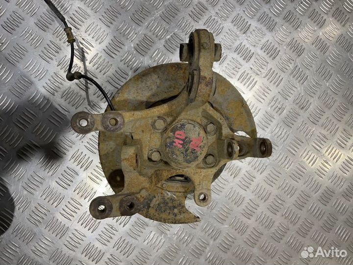 Задний Кулак задний левый Hyundai Elantra HD G4FC