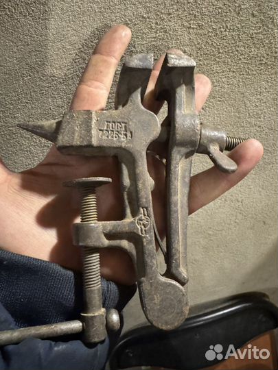 Тиски слесарные маленькие СССР