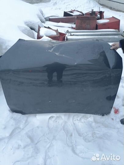 Капот на priora