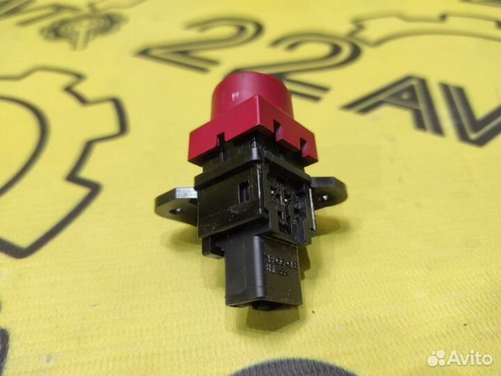 Кнопка аварийной сигнализации Subaru Legacy BLE