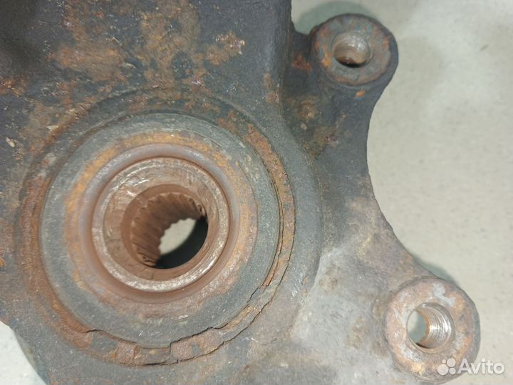 Поворотный кулак пер. левый Peugeot 206