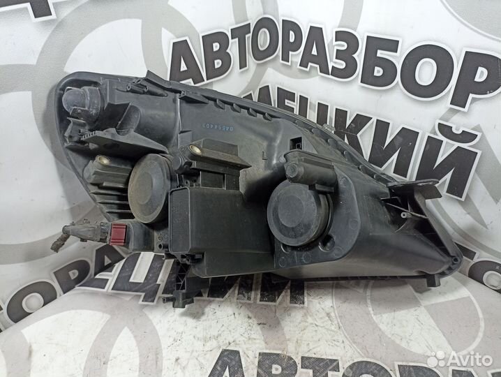 Фара левая Opel Zafira B