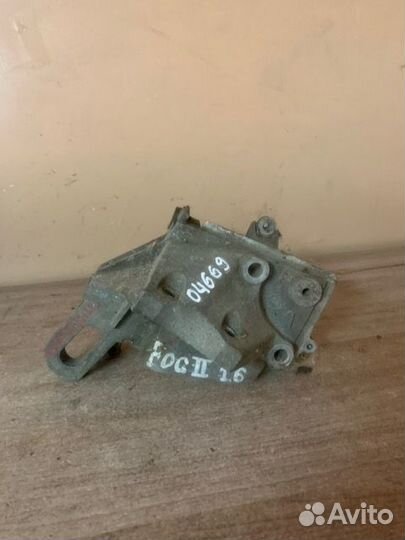 Кронштейн двигателя правый Focus II Mondeo IV