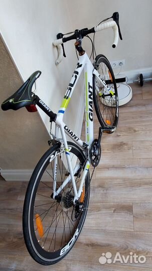 Шоссейный велосипед giant scr-1