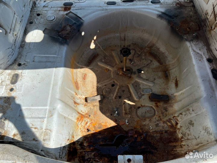 Задняя рамка кузова Renault Logan 2 2016