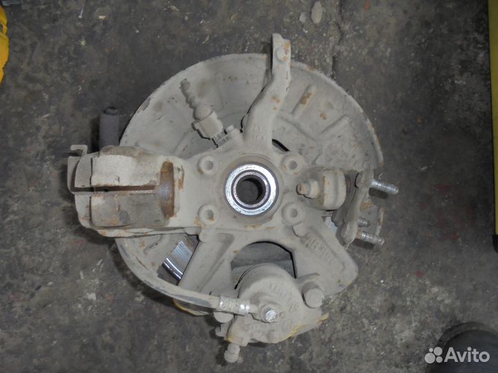 Поворотный кулак правый volksvagen golf 5