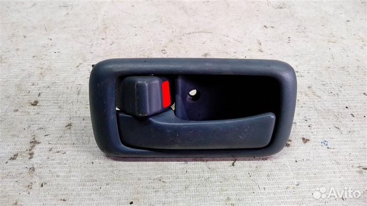 Крючок открывания двери передней левой Toyota Gra