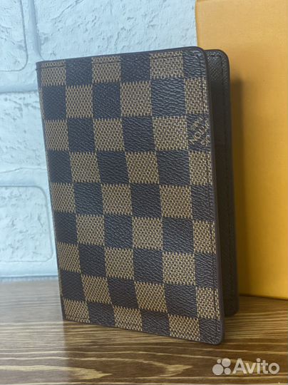 Обложка на паспорт L O U I S V U I T T O N