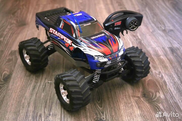 Радиоуправляемая машинка Traxxas Stampede 4x4 1:10
