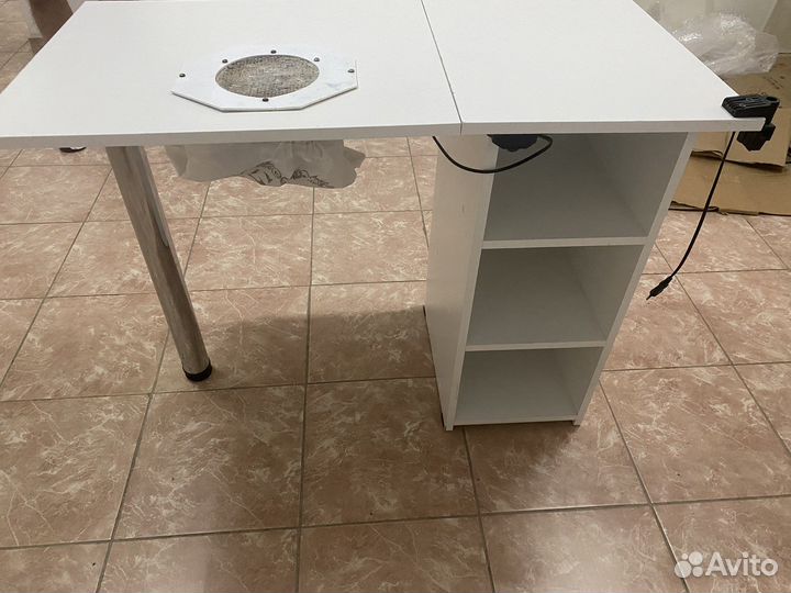 Стол для мастера маникюра бу