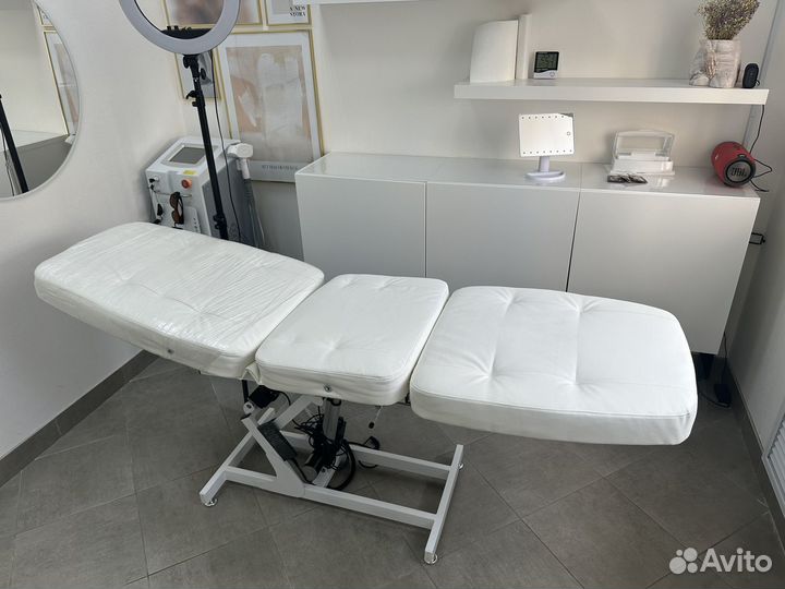 Косметологическое кресло кушетка с электроприводом