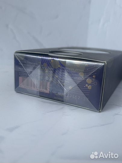 Escentric Molecules Molecule 01 + Black Tea