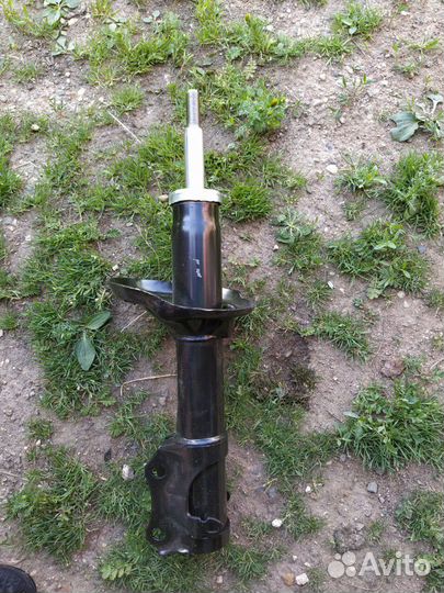 Амортизатор передний vw golf, vento, audi