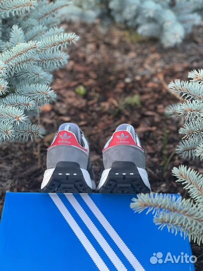 Кроссовки Adidas Retropy E5