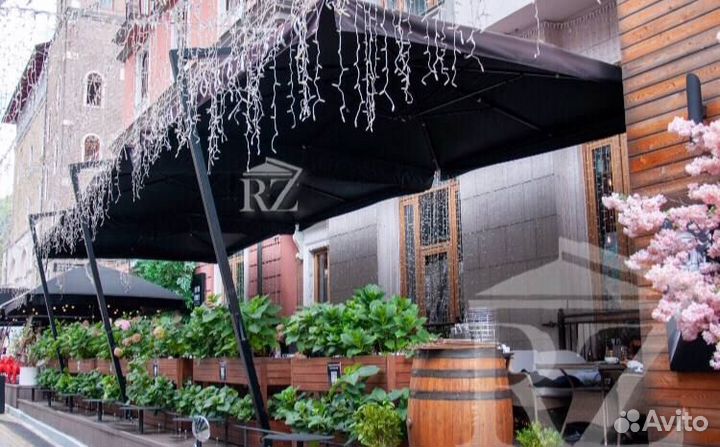 Уличный зонт для кафе