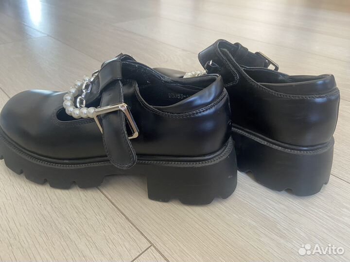 Лоферы женские 39 размер новые