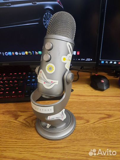 Микрофон blue yeti