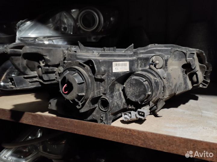 Фара левая Mitsubishi Outlander 2012