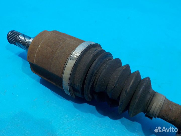 Привод колеса передний левый renault Duster 1 2010