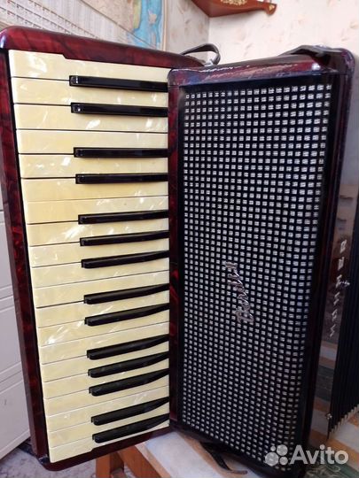 Немецкий аккордеон Hohner verdi 2