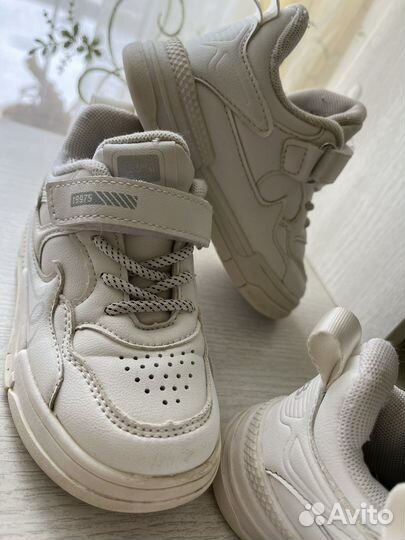 Кроссовки для девочки