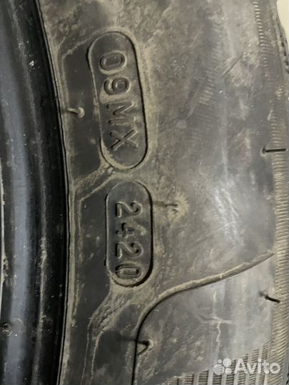 Michelin X-Ice North 4 215/55 R17