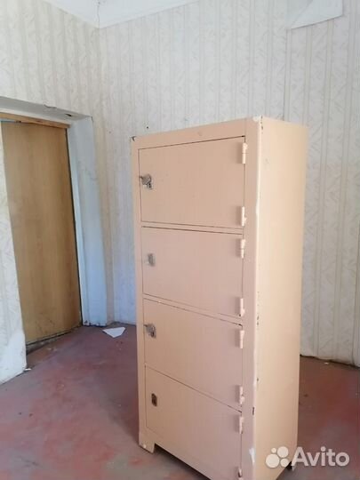 Сейф шкаф 4 ячейки