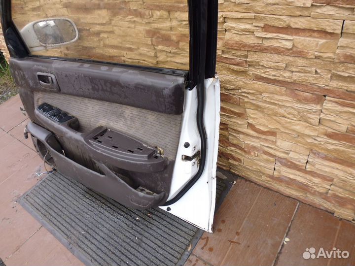 Тойота Карина 190 дверь передняя правая 1992-1998