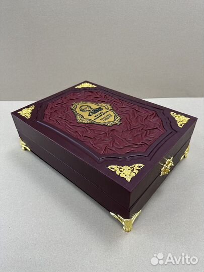 Наука побеждать(кожаная книга в ларце)