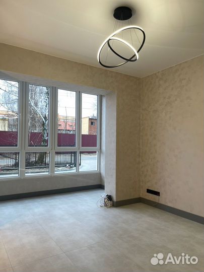 Клеим обои. Ремонт косметический