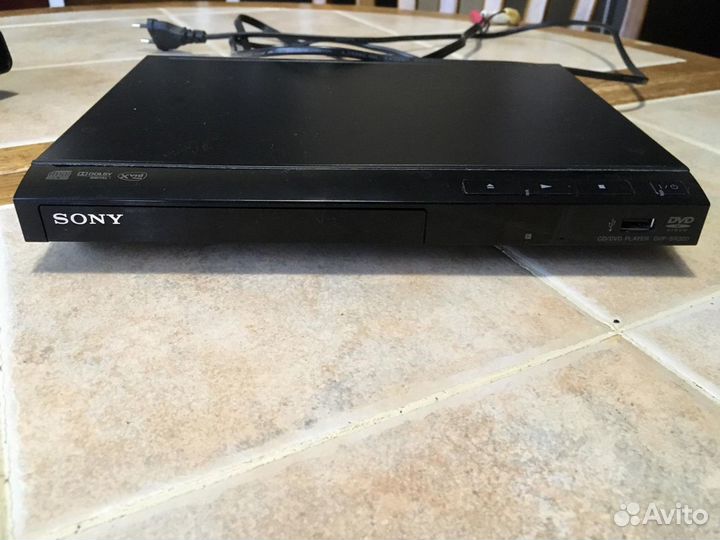 DVD плеер Sony DVP-SR320