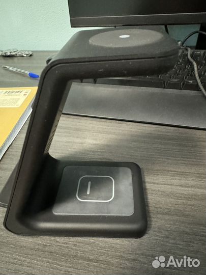 Безпроводная зарядная станция на 3 устройства