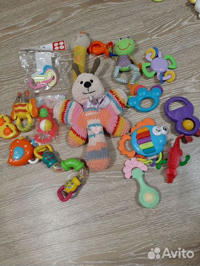 Развивающие игрушки(грызунки,погремушки) до 1 года