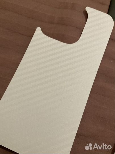 Защитное стекло на iPhone 14 pro