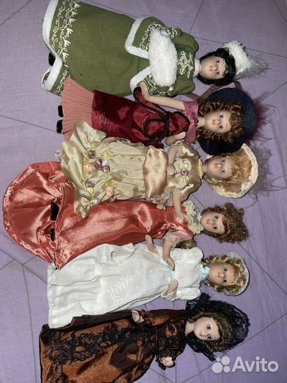 Кукла фарфоровая