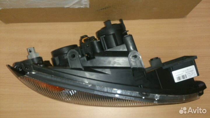 Фара правая 260109F686 nissan primera 1999-2001