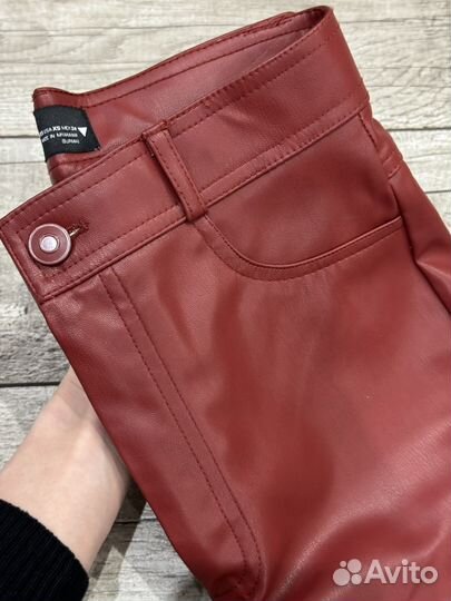 Брюки из экокожи zara