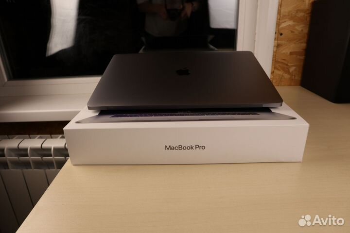 Macbook pro 16 2019 i9 64gb 512gb 8gb video
