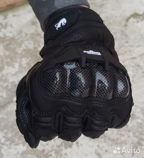 Мотоциклетные перчатки из кожи