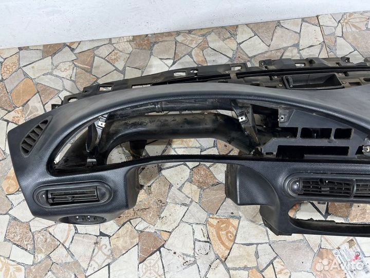 Торпедо Chevrolet Niva 1.7 2004