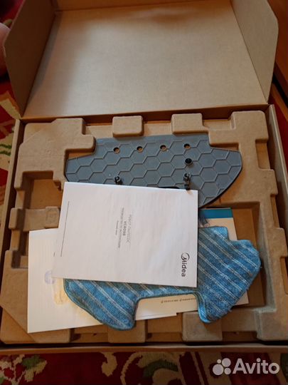 Робот пылесос Midea VCR09B