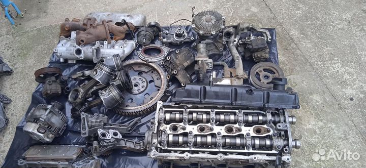 Запчасти от двигателя а /м Хендай Гранд Старекс