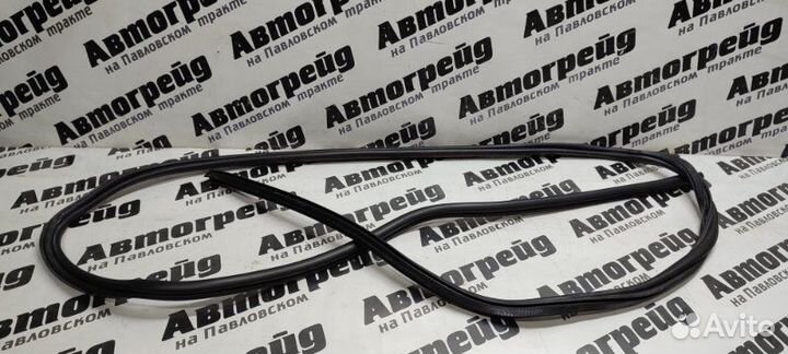 Уплотнительная резинка багажника Audi Q7 4LB BAR