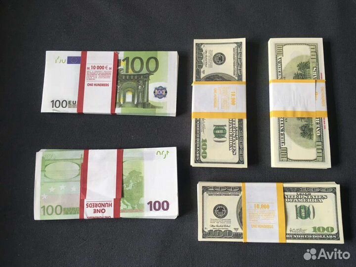 Забавные пачки 100евро и 100 долларов