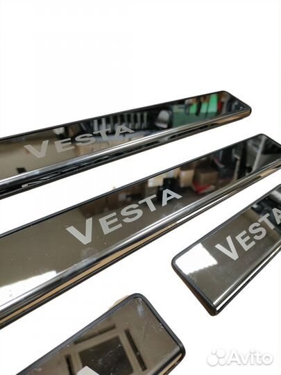 Накладки на пороги Vesta хромированные