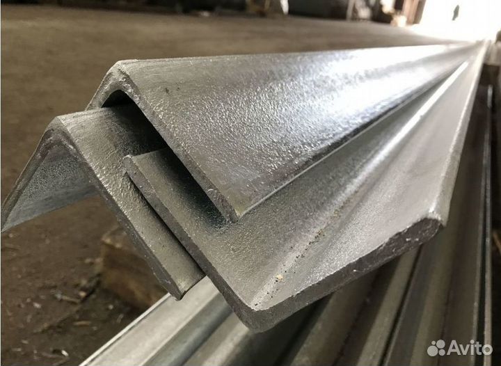 Уголок металлический 25x25 мм