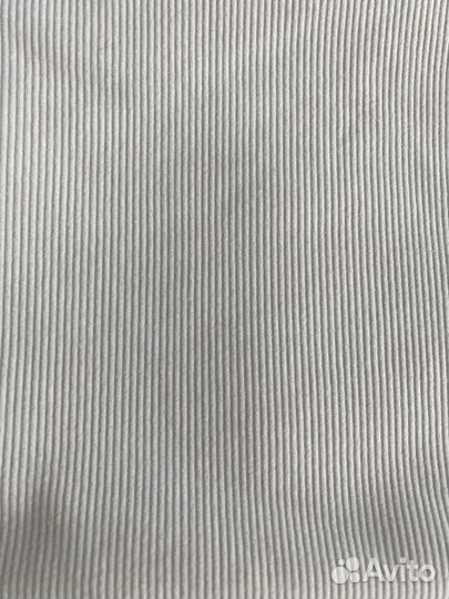 Кофта с открытыми плечами белая