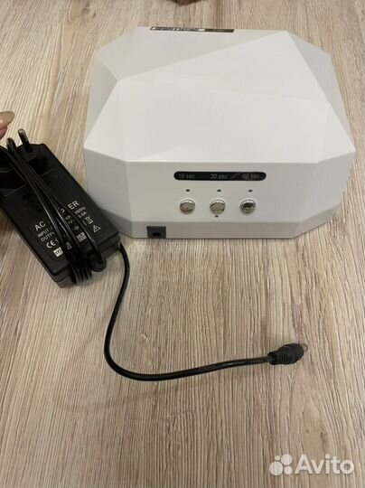 Лампа для сушки ногтей