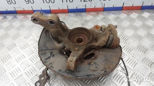 Ступица передняя левая toyota avensis T25 (ADN23K9